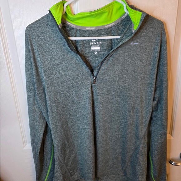 Nike Tops - Nike Activewear Shirt Womens Medium Green Running DriFit Long Sleeve Quarter Zip